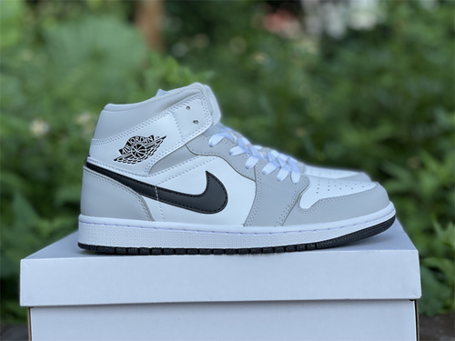 Original version_ Air Jordan 1 Mid is based on _Light Smoke Grey_ white gray.-fe2221b8